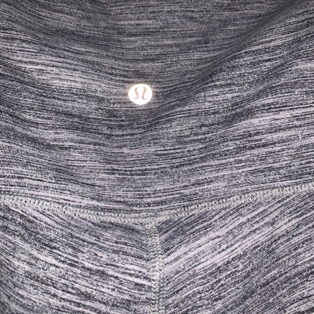 Lululemon Wunder Under Crop Size 10 Grey - image 5